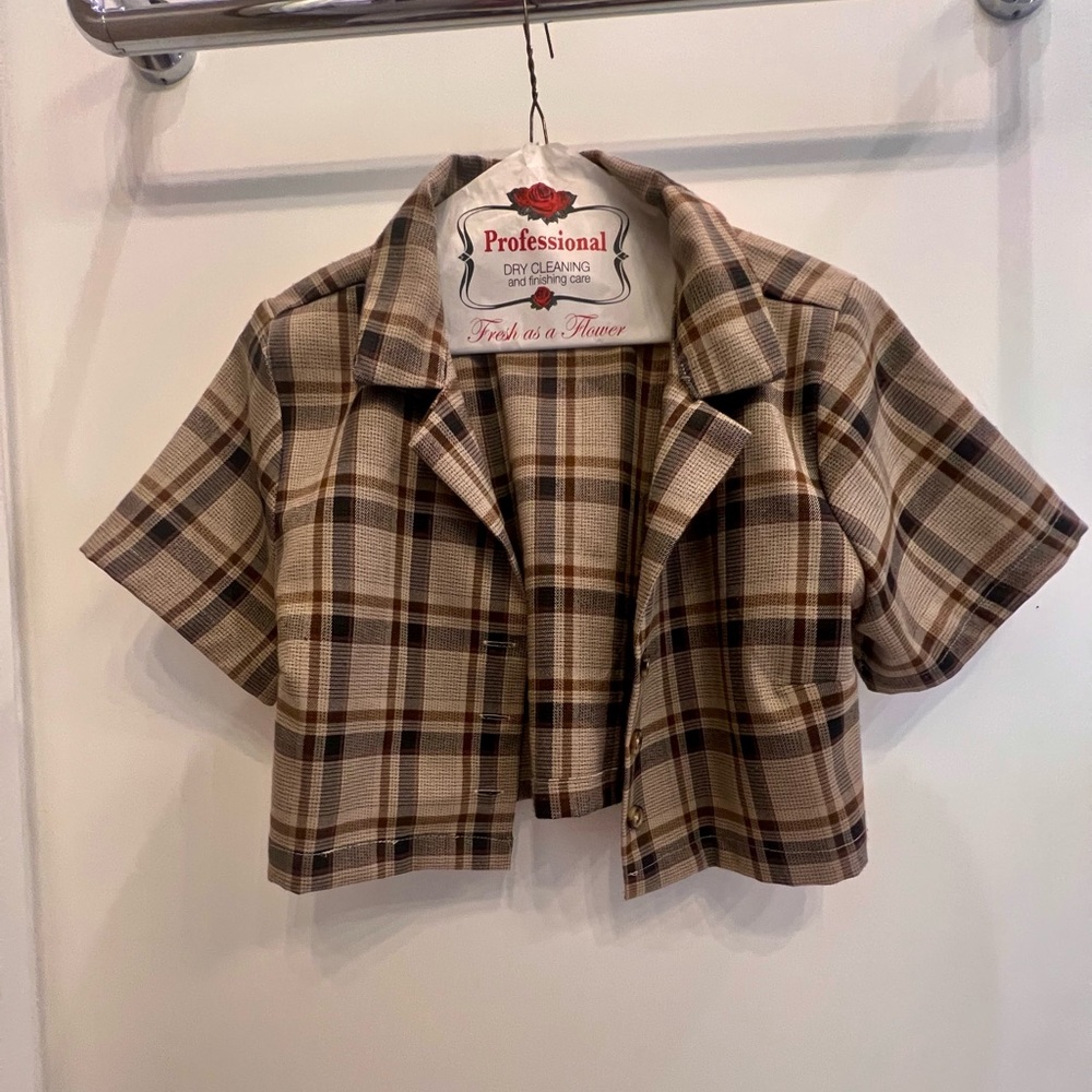 Cropped brown button up